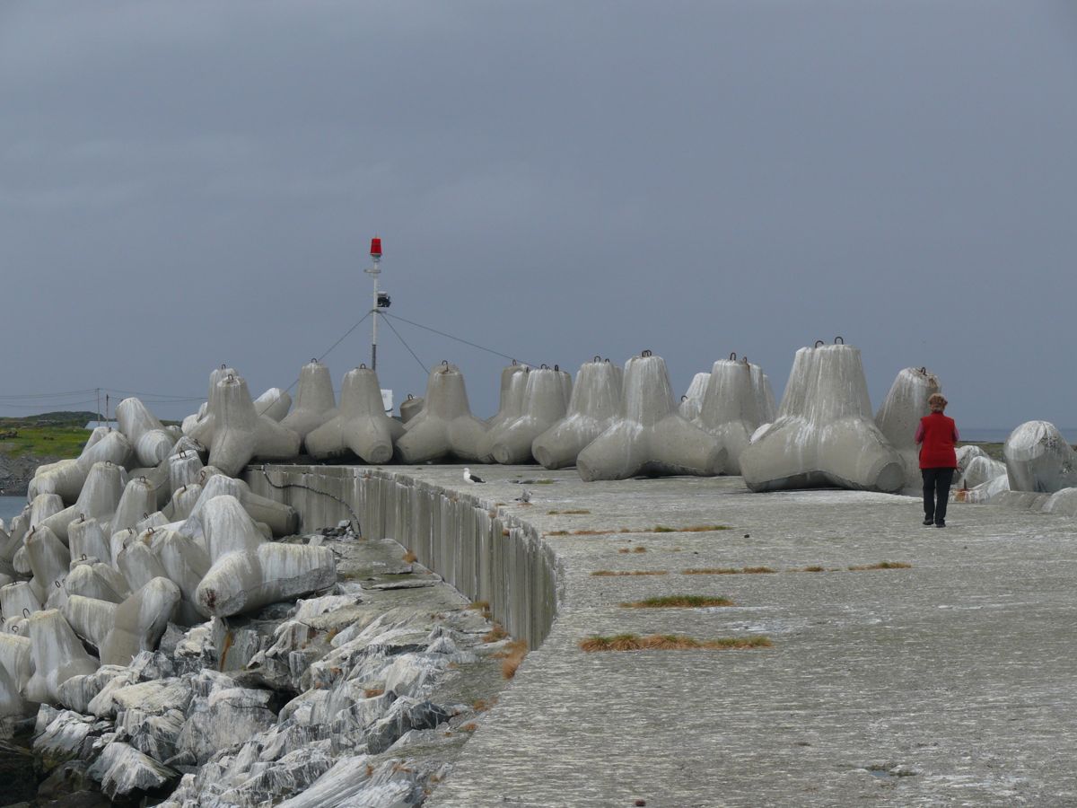 Berlevac et sa digue aux milliers de tétrapodes en béton - 08