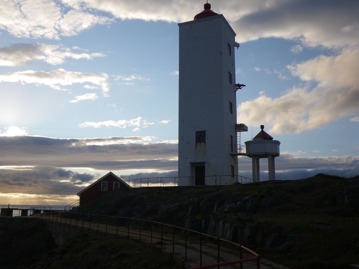 Phare de Kjolnes - Balades, bivouac et soleil de minuit - 11