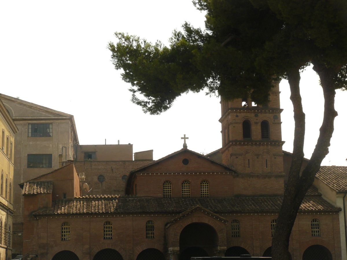 Place de l'église Sainte-Marie de Cosmedin